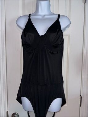 Black Delta Burke shape-wear Sz 3X